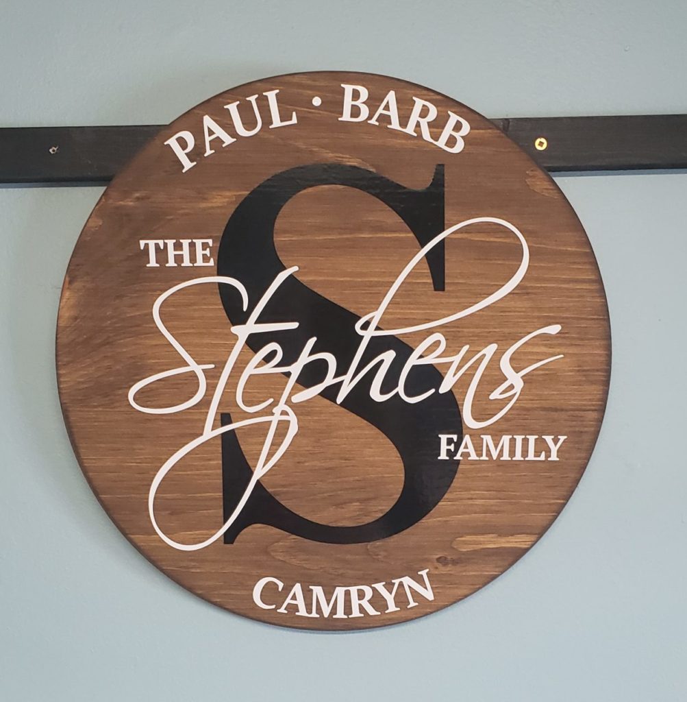 Circle Wood Last Name Signs